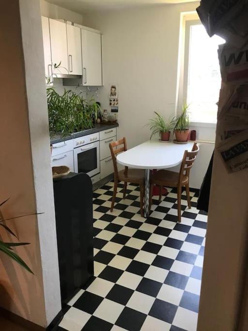 Apartment Einfache 15 Min Vom Bahnhof
